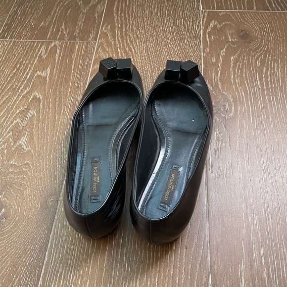 LOUIS VUITTON black flats size 38 - Picture 2 of 13